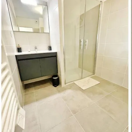 Appartement T2 500m De La Clim Parking Prive